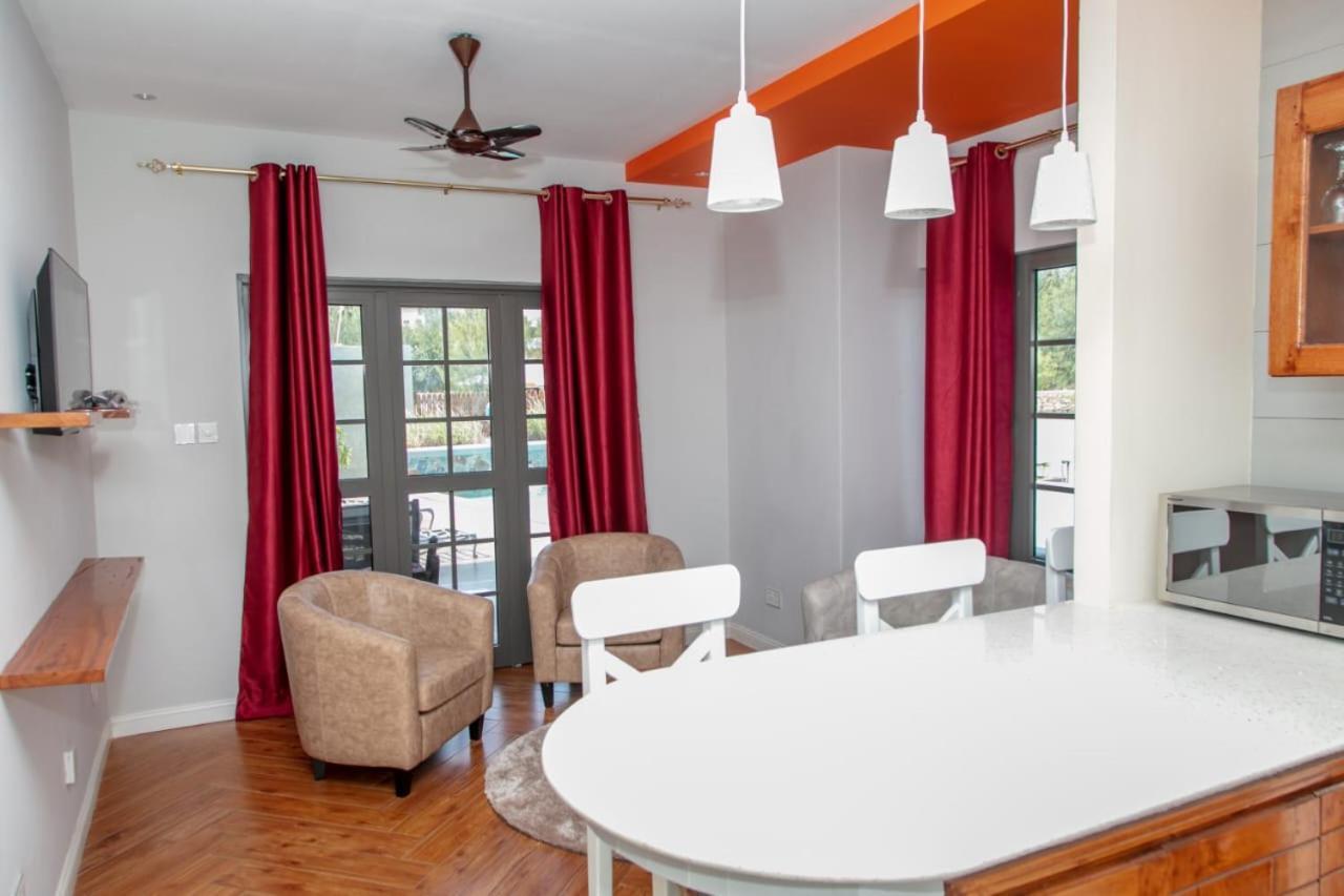 Phoenix Apartments Вікторія Екстер'єр фото
